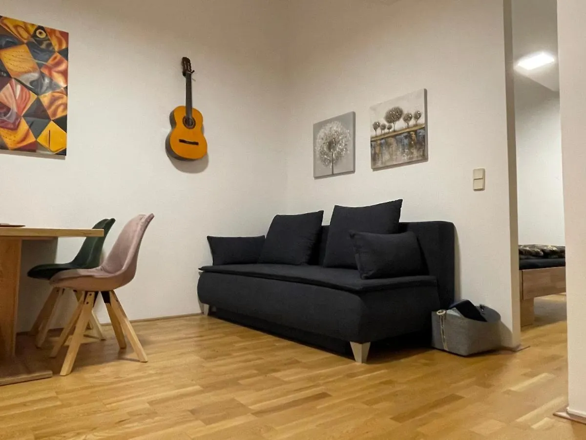 Klimatisiertes, Ruhiges Dachgeschoss Cityapartment Im Zentrum Wiens Austria