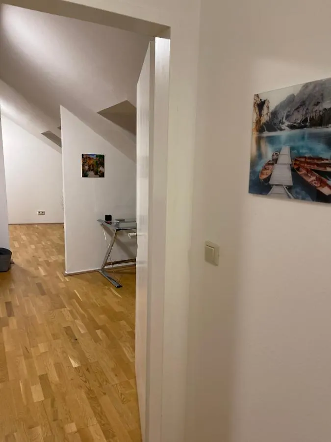 Klimatisiertes, Ruhiges Dachgeschoss Cityapartment Im Zentrum Wiens Apartment