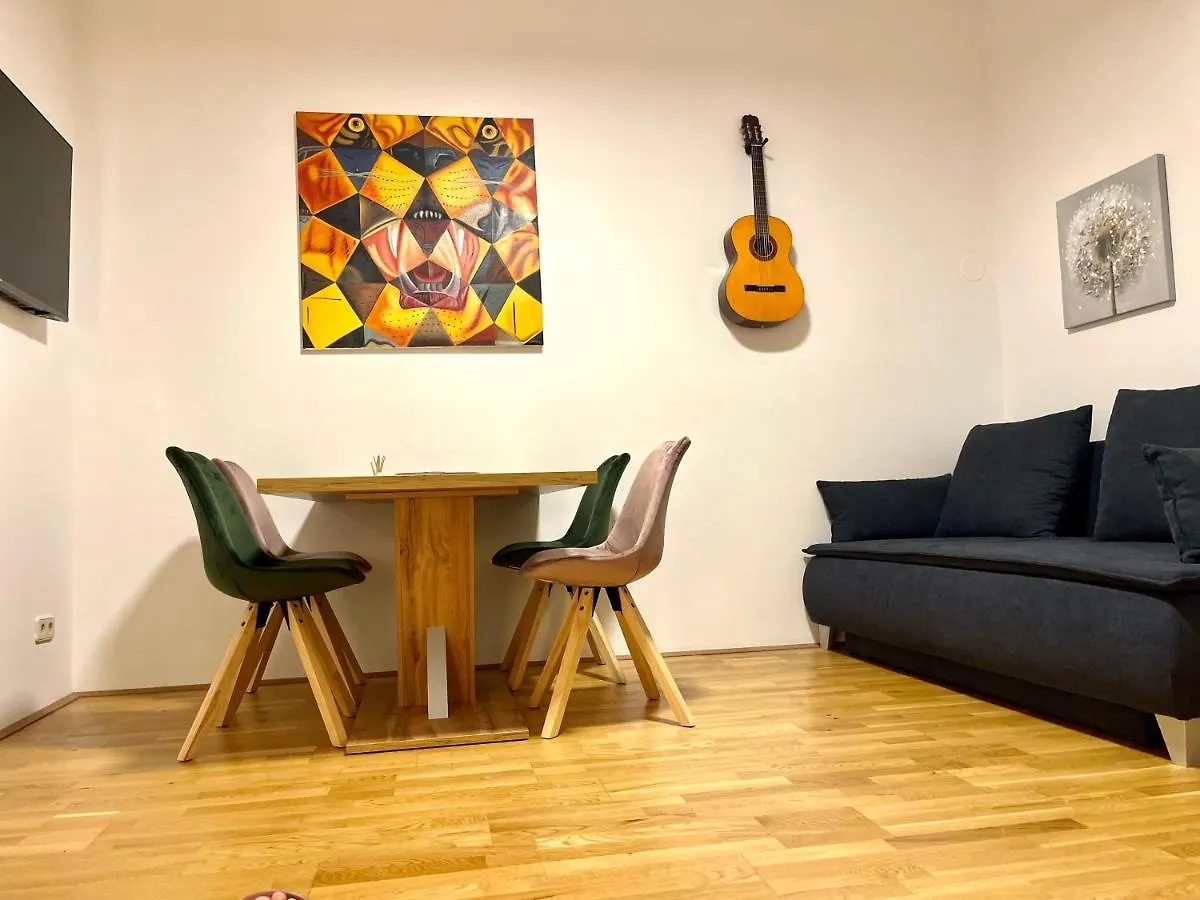 Apartment Klimatisiertes, Ruhiges Dachgeschoss Cityapartment Im Zentrum Wiens Austria