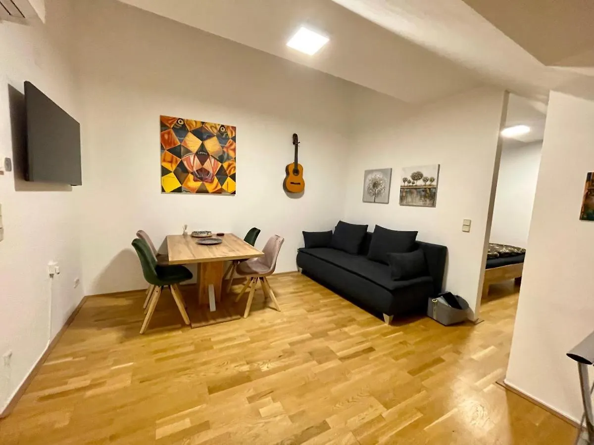 Klimatisiertes, Ruhiges Dachgeschoss Cityapartment Im Zentrum Wiens