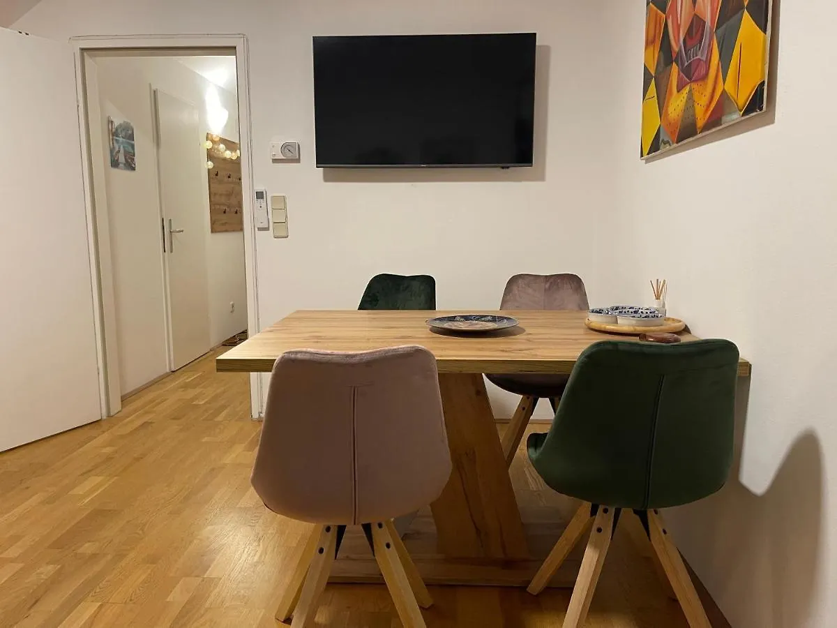 Klimatisiertes, Ruhiges Dachgeschoss Cityapartment Im Zentrum Wiens
