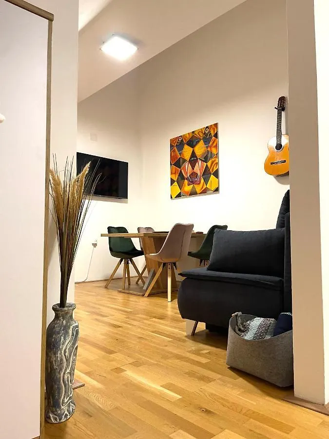 Klimatisiertes, Ruhiges Dachgeschoss Cityapartment Im Zentrum Wiens 0*, Vienna