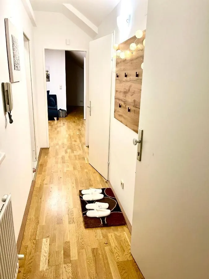 Klimatisiertes, Ruhiges Dachgeschoss Cityapartment Im Zentrum Wiens