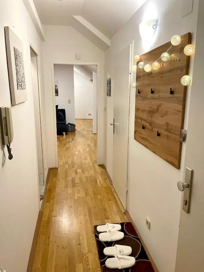 Klimatisiertes, Ruhiges Dachgeschoss Cityapartment Im Zentrum Wiens 0*, Vienna Austria
