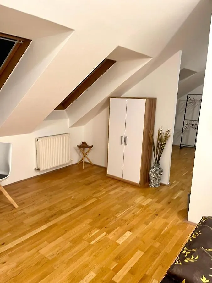 Apartment Klimatisiertes, Ruhiges Dachgeschoss Cityapartment Im Zentrum Wiens